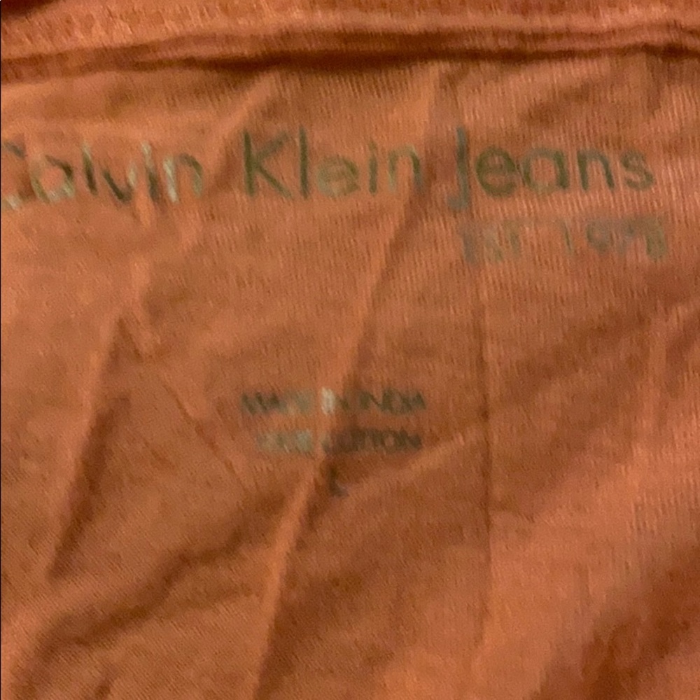 Calvin Klein Tee - Picture 2 of 7
